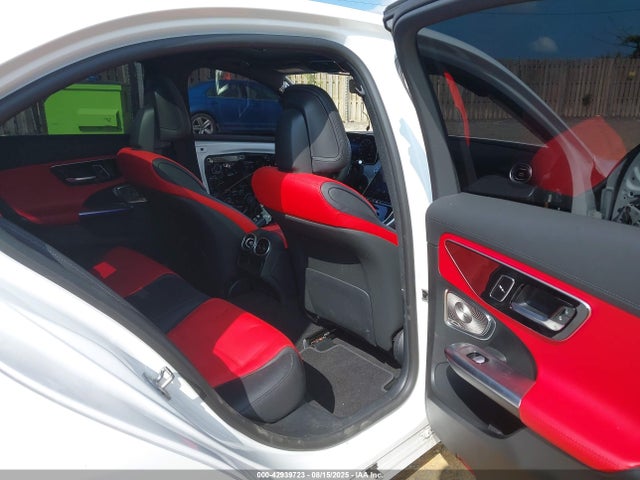 W1KAF8HB1SR261066 Mercedes-Benz m139