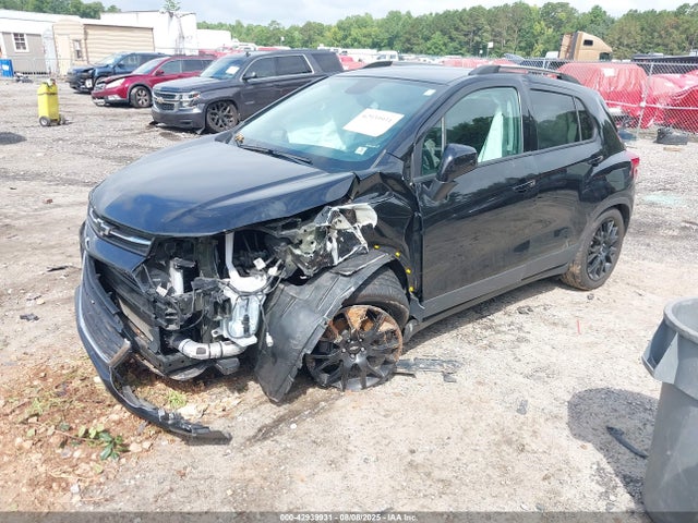Chevrolet le2 2022 KL7CJPSM4NB541306 Image 2