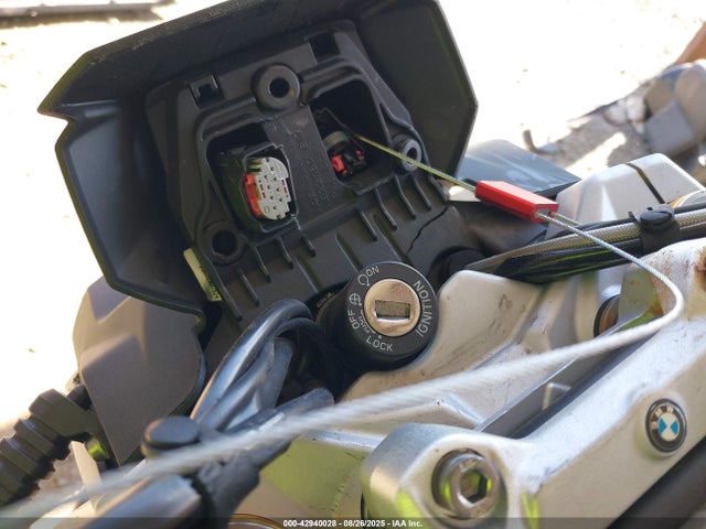 WB30G4308NRA33157 BMW G 310 R