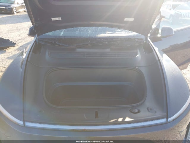 2026 TESLA MODEL Y 7SAYGDEEXTA388497 Photo 9