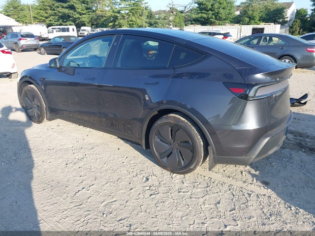 2026 TESLA MODEL Y 7SAYGDEEXTA388497 Photo 2