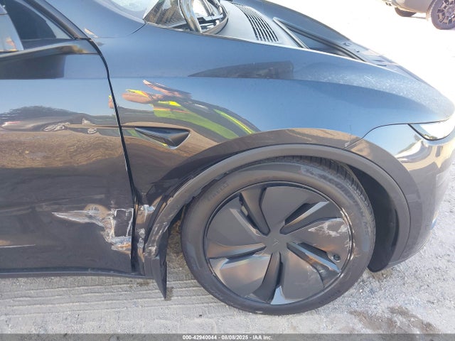 2026 TESLA MODEL Y 7SAYGDEEXTA388497 Photo 5