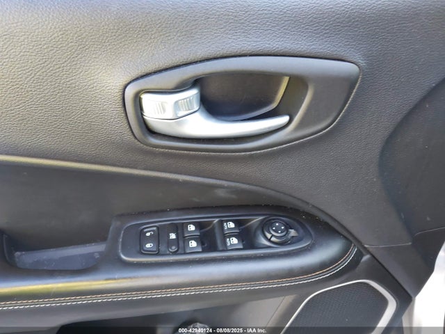 Jeep Compass 2017 3C4NJDAB4HT667047 Image 18