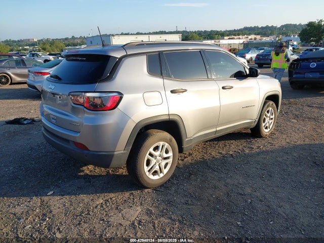Jeep Compass 2017 3C4NJDAB4HT667047 Image 4