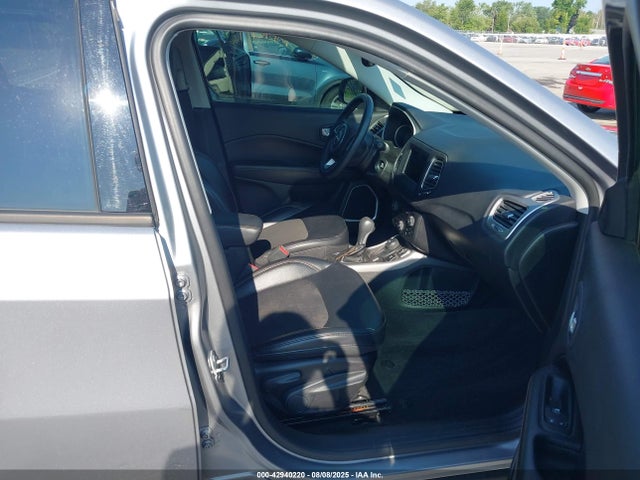 3C4NJDBB7JT112436 Jeep 2018