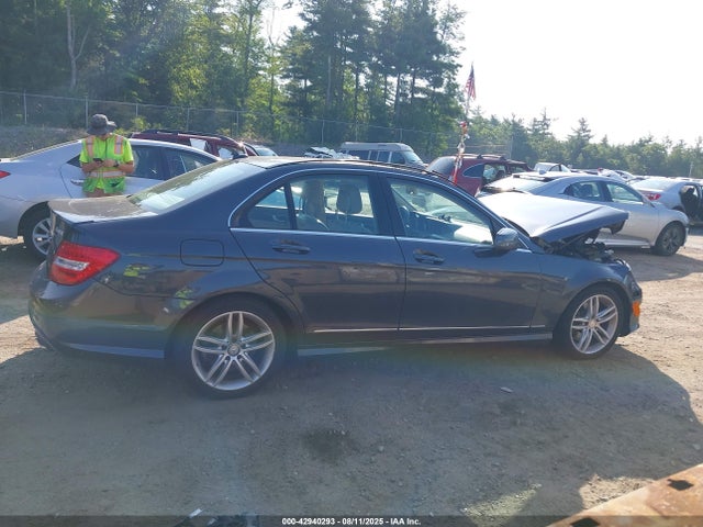 WDDGF8AB3ER311720 Mercedes-Benz C-Class