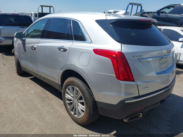 2018 CADILLAC XT5 1GYKNDRS1JZ208997 Photo 2