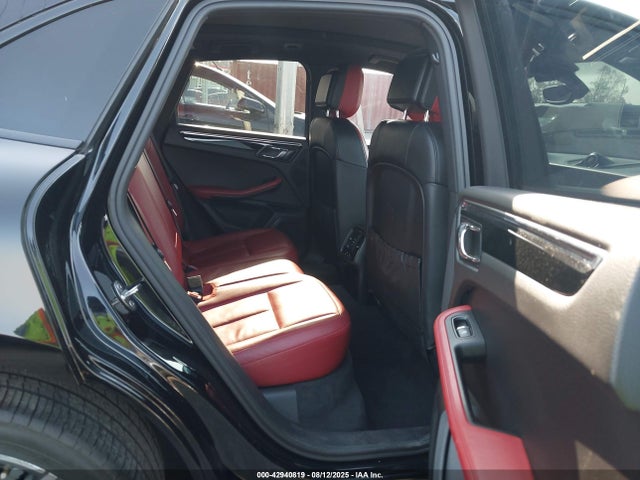 Porsche Macan 2015 WP1AB2A58FLB42655 Image 8
