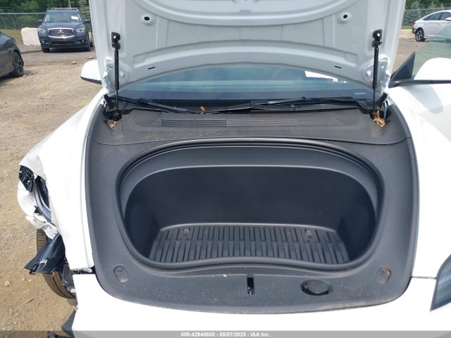 5YJ3E1EA5RF830431 Tesla 2024