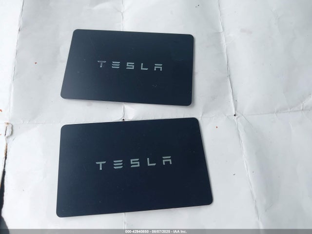 5YJ3E1EA5RF830431 Tesla 2024