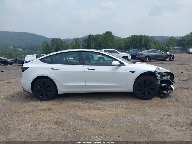 5YJ3E1EA5RF830431 Tesla 2024