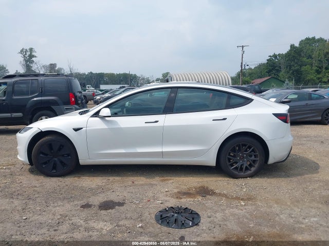 5YJ3E1EA5RF830431 Tesla 2024