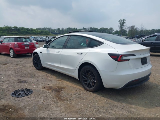 5YJ3E1EA5RF830431 Tesla 2024
