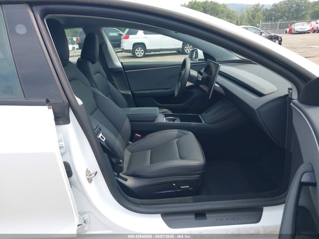 5YJ3E1EA5RF830431 Tesla 2024