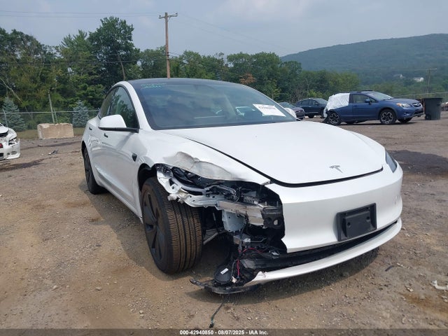 5YJ3E1EA5RF830431 Tesla 2024