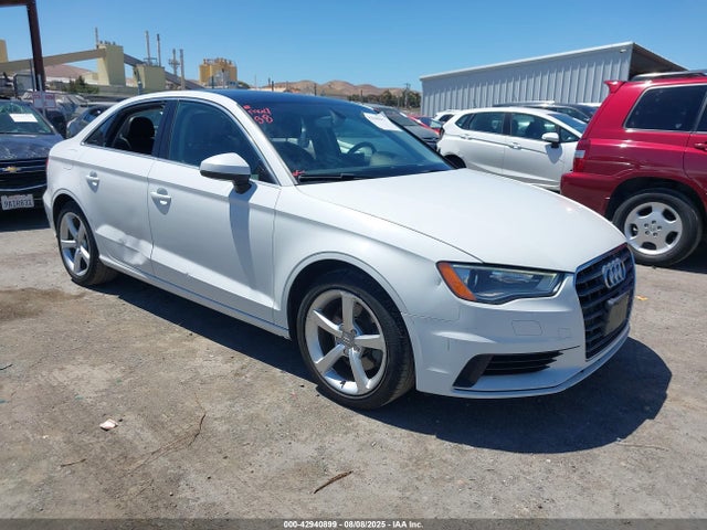 2015 AUDI A3 WAUACGFF0F1015758 Photo 0