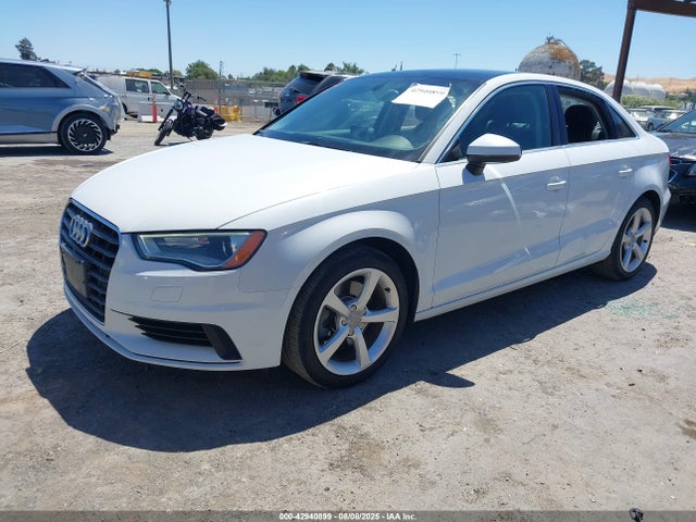 2015 AUDI A3 WAUACGFF0F1015758 Photo 1