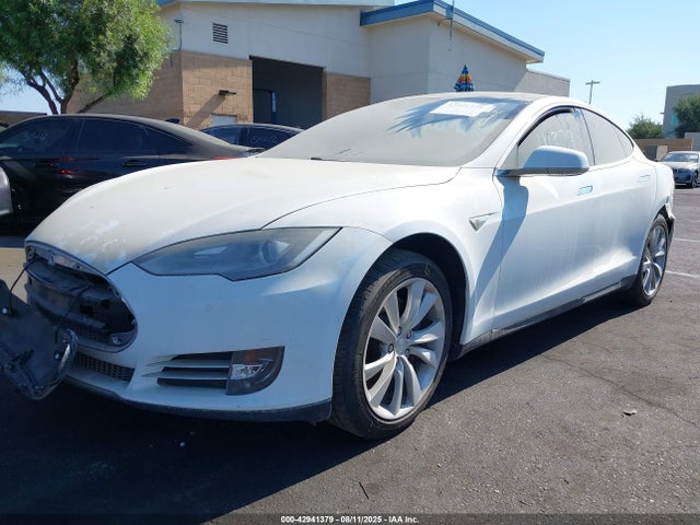 2015 TESLA MODEL S 5YJSA1E17FF110244 Photo 1