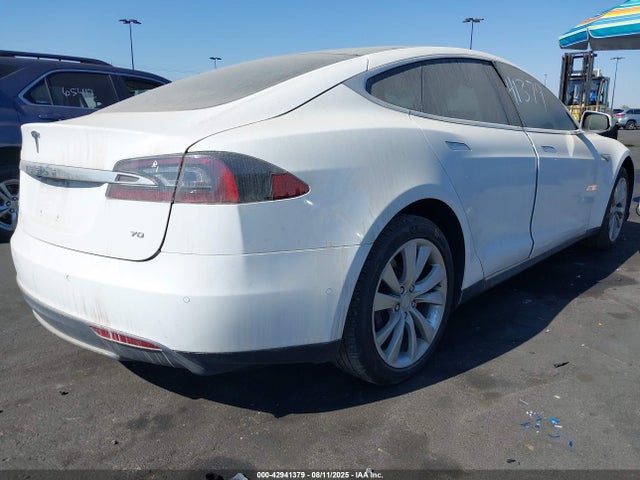 2015 TESLA MODEL S 5YJSA1E17FF110244 Photo 3