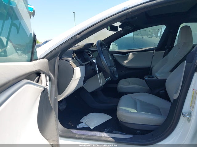 2015 TESLA MODEL S 5YJSA1E17FF110244 Photo 4