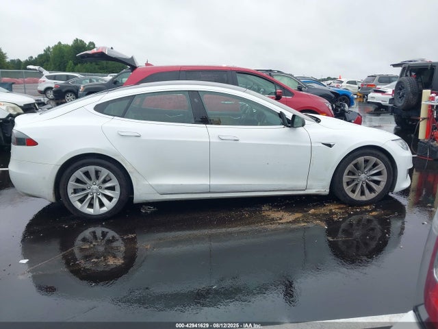Tesla MODEL S 2017 5YJSA1E2XHF199335 Image 13