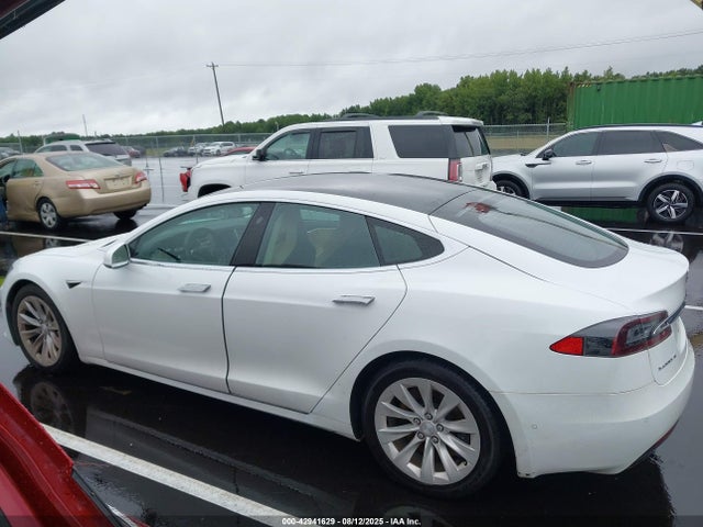 Tesla MODEL S 2017 5YJSA1E2XHF199335 Image 14