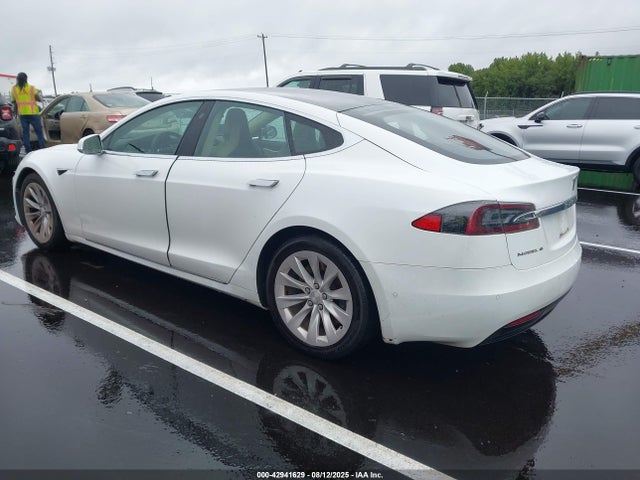 Tesla MODEL S 2017 5YJSA1E2XHF199335 Image 3