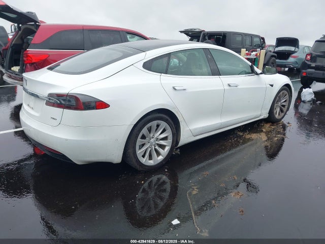 Tesla MODEL S 2017 5YJSA1E2XHF199335 Image 4