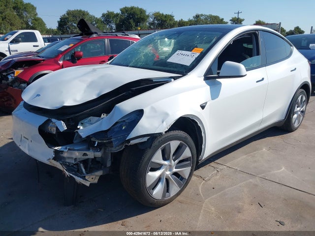 2024 TESLA MODEL Y 7SAYGDEE8RA258579 Photo 1