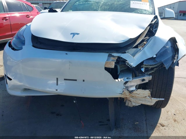 2024 TESLA MODEL Y 7SAYGDEE8RA258579 Photo 5