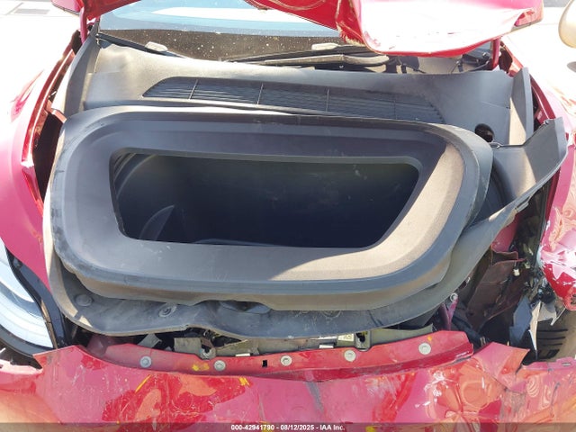 7SAYGDEE6NF387031 Tesla Model Y
