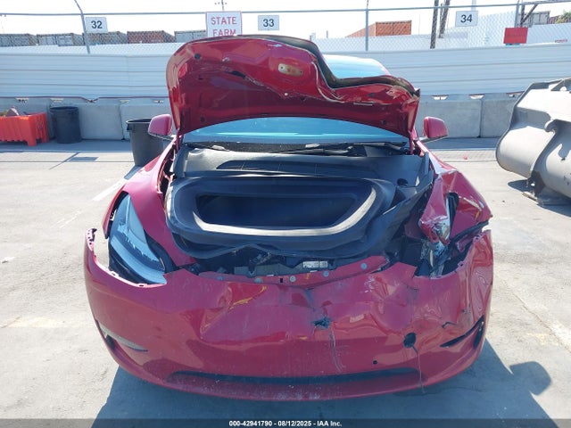 7SAYGDEE6NF387031 Tesla Model Y