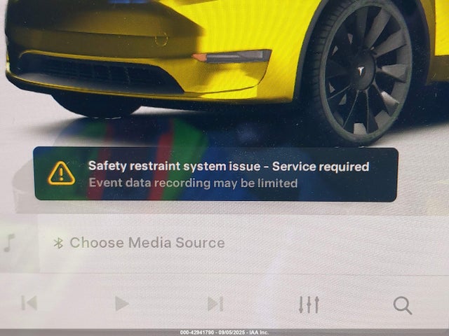 7SAYGDEE6NF387031 Tesla Model Y