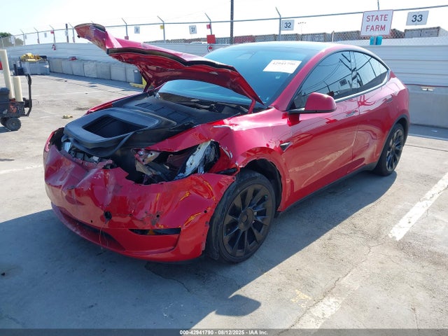7SAYGDEE6NF387031 Tesla Model Y