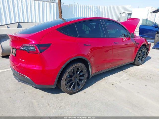 7SAYGDEE6NF387031 Tesla Model Y
