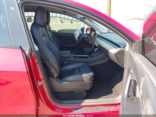 7SAYGDEE6NF387031 Tesla Model Y