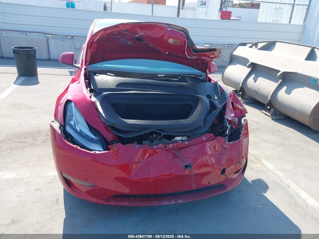 7SAYGDEE6NF387031 Tesla Model Y