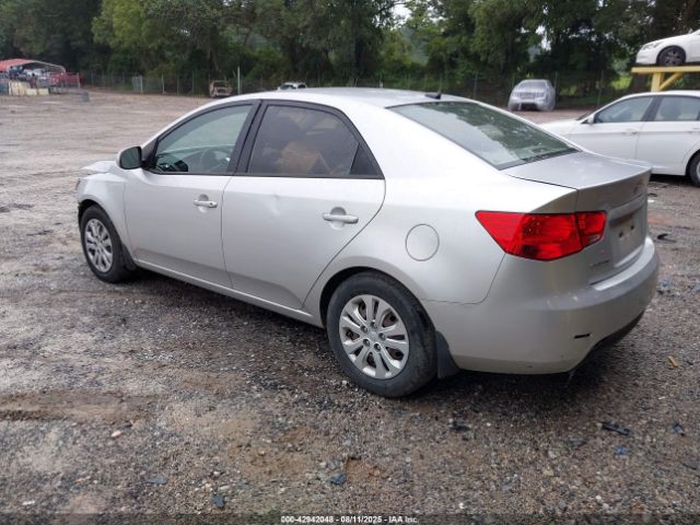 2013 KIA FORTE KNAFT4A2XD5664725 Photo 2
