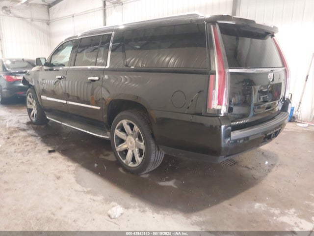 2015 CADILLAC ESCALADE ESV 1GYS4HKJ2FR184115 Photo 2