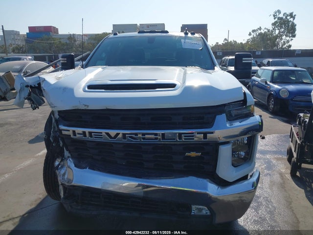 1GB4YTE72NF100675 Chevrolet l8t