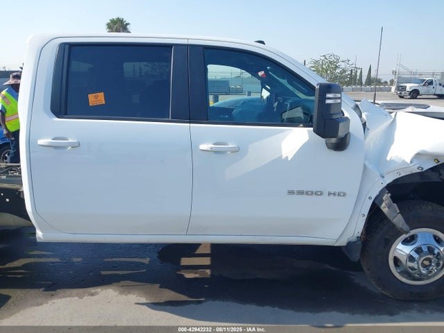1GB4YTE72NF100675 Chevrolet l8t