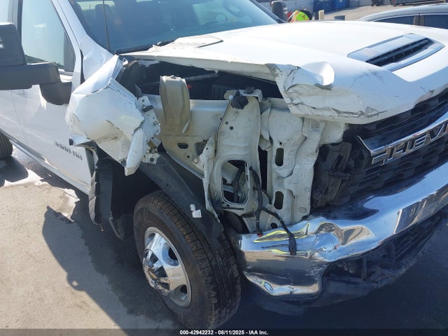1GB4YTE72NF100675 Chevrolet l8t