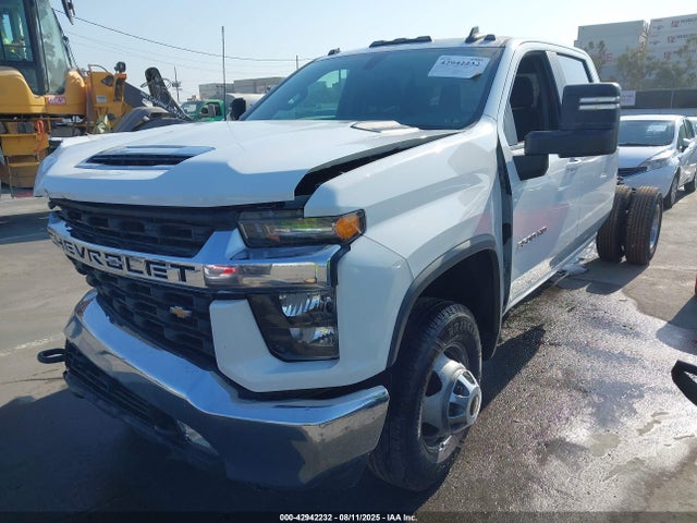 1GB4YTE72NF100675 Chevrolet l8t