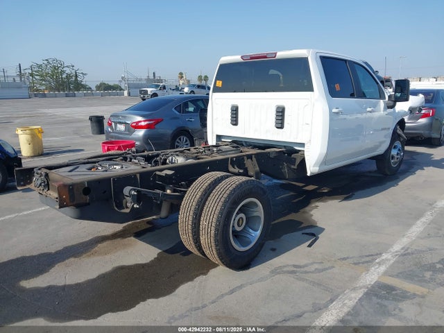 1GB4YTE72NF100675 Chevrolet l8t