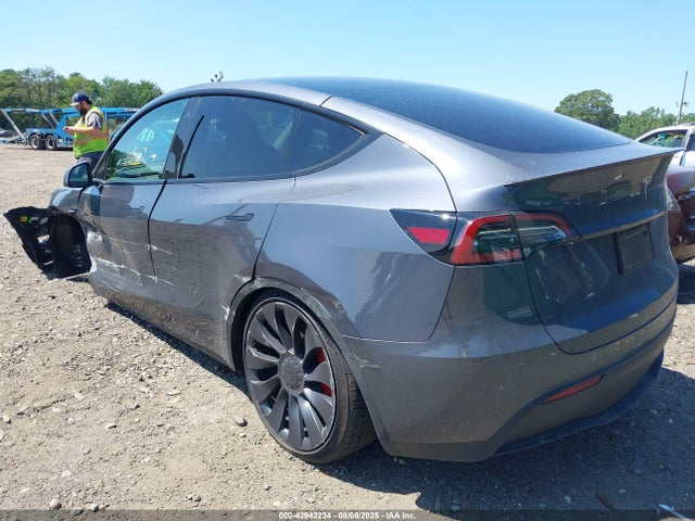 2023 TESLA MODEL Y 7SAYGDEF2PF706386 Photo 2