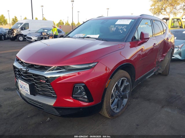 Chevrolet lgx 2021 3GNKBKRSXMS572640 Image 2