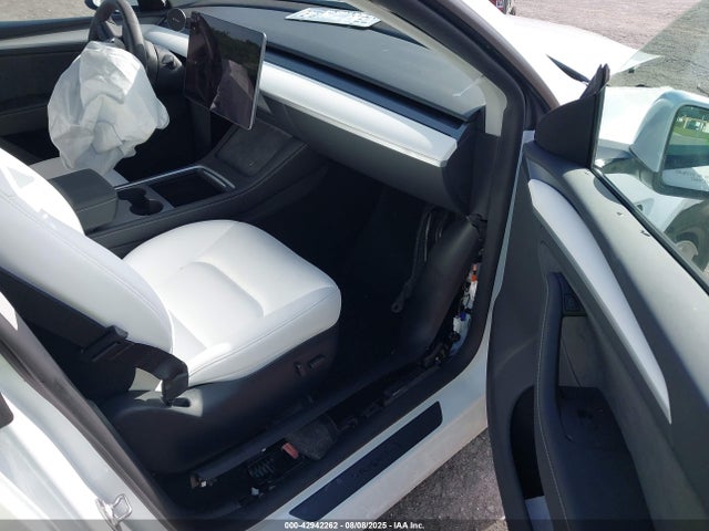 2024 TESLA MODEL Y 7SAYGDEE3RA279534 Photo 4