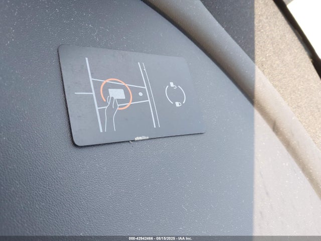 2023 TESLA MODEL Y 7SAYGDEE8PA040638 Photo 10