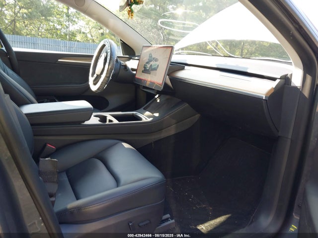 2023 TESLA MODEL Y 7SAYGDEE8PA040638 Photo 4