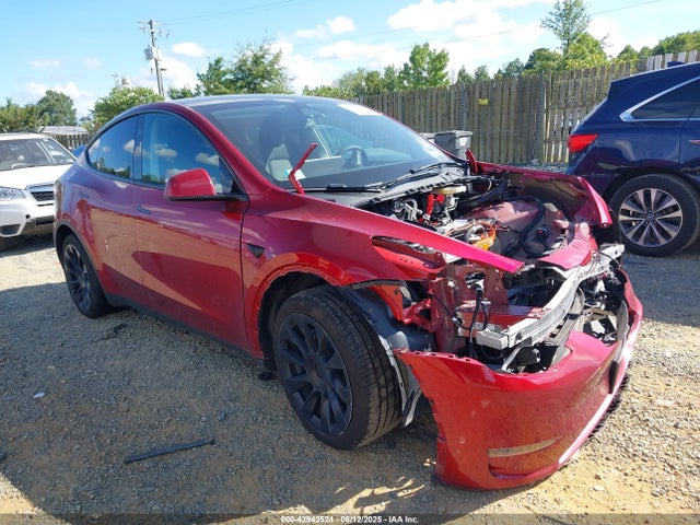 2024 TESLA MODEL Y 7SAYGDEE9RA256761 Photo 0